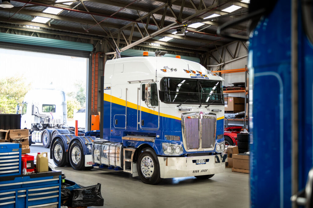 Groundlvl - AGM Kenworth Delivery - 005 - WebRes