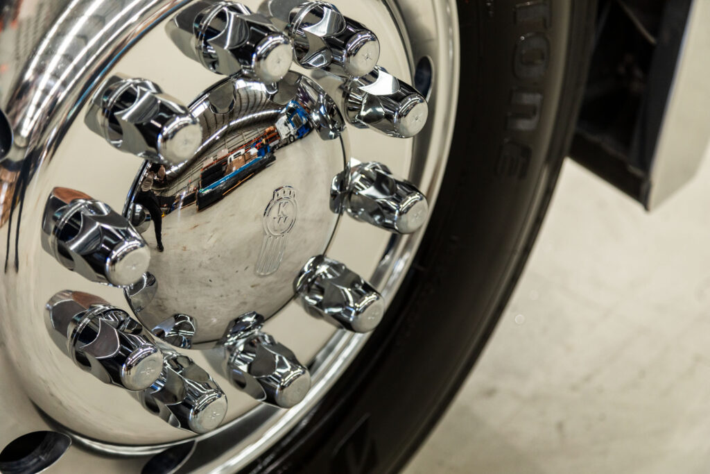 Groundlvl - AGM Kenworth Delivery - 007 - WebRes