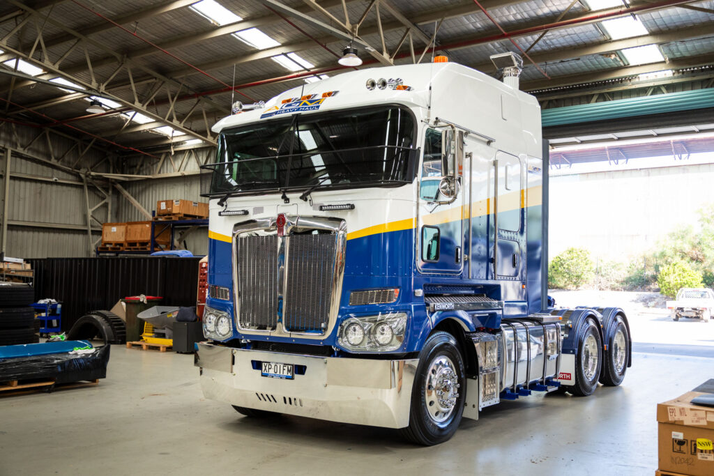 Groundlvl - AGM Kenworth Delivery - 015 - WebRes